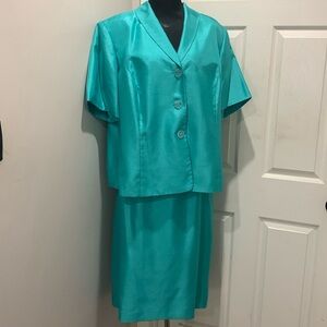 Suit Studio Mint Green Short sleeve Skirt suit Size 22W